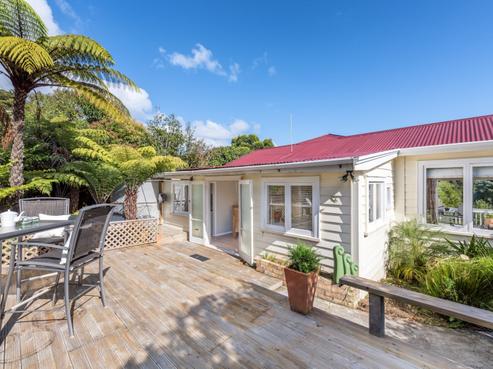16 Rewa Road, Maraetai