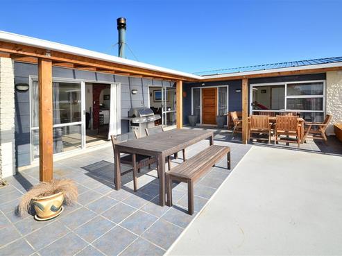 587 Brighton Road, Westwood
