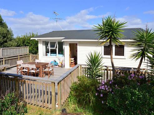 11 Penton Road, Stanmore Bay