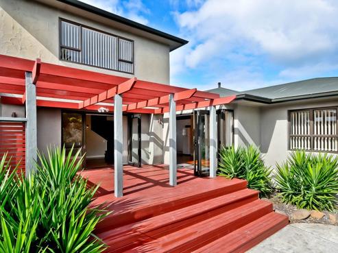 25 Houchens Road, Glenview