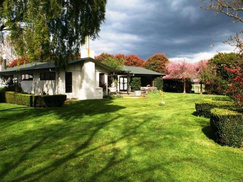 68 Rosser Road, Longlands
