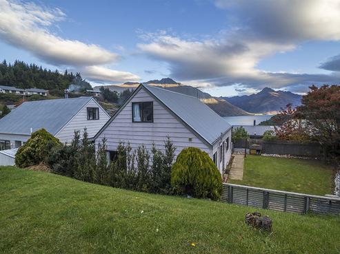 25B Watts Road, Fernhill/Sunshine Bay