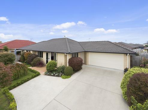 9 Holcroft Place, Huntington