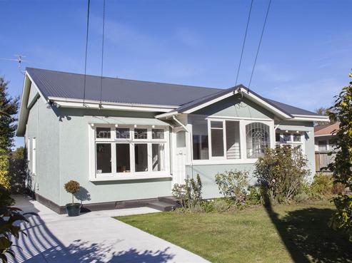 104 Edward Avenue, Edgeware