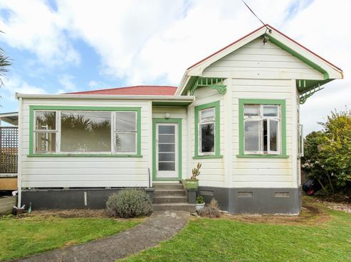 12 Karamu Street, Strandon