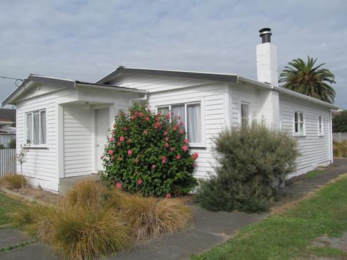 16 Robinson Street, Foxton