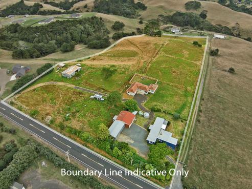 1058 Awhitu Road, Pollok