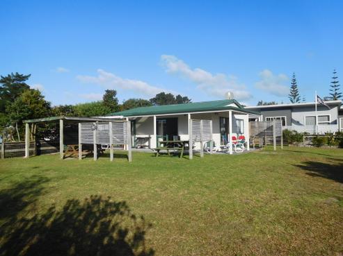 105 Manuka Place, Matarangi