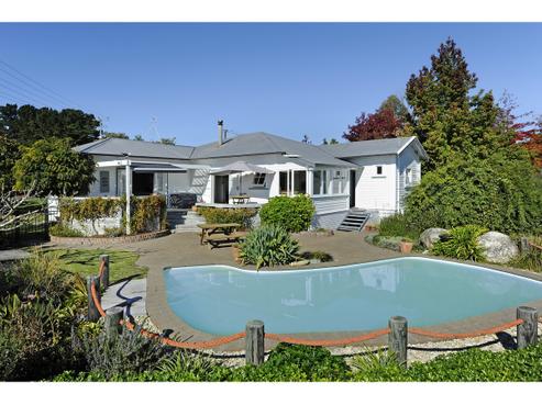 234 The Coastal Highway, Redwood Valley