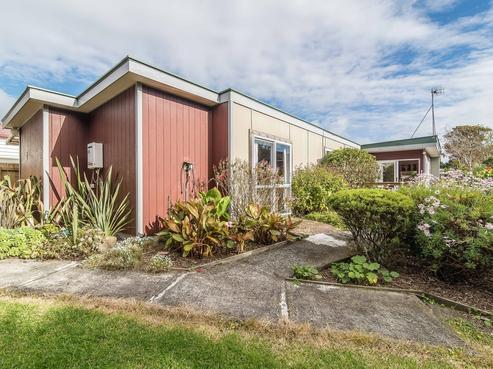 6 Main Road, Waikanae
