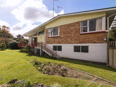 12 Amokura Street, Fairy Springs