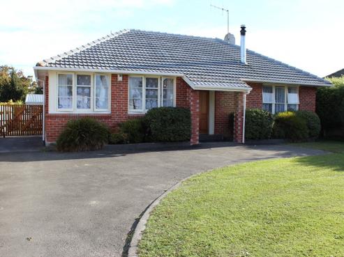 1231 Cunningham Crescent, Mayfair
