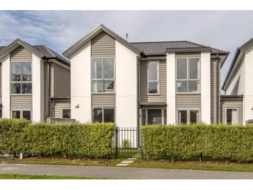 5 Yew Tree Lane, Middleton