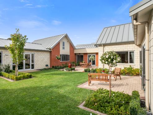 8 Le Quesnoy Place, Cambridge