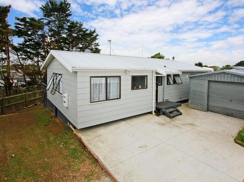 2/51 Templeton Place, Clendon Park