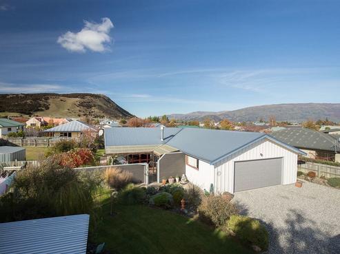 8 Achilles Place, Wanaka
