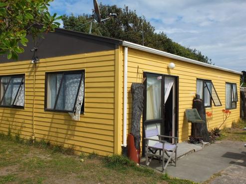 8 Te Kiri Street, Himatangi Beach
