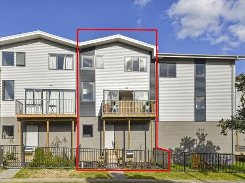 2/1 John Jennings Drive, Oteha