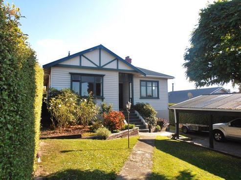 4 Avenue Road, West End