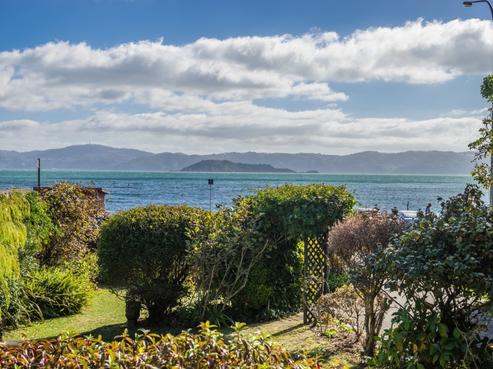 615 Marine Drive, Days Bay
