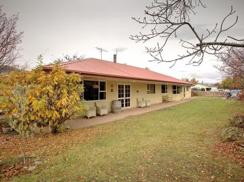 8 Coleraine Street, Cromwell