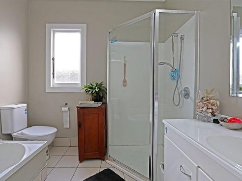 512 Grays Road, Saint Leonards
