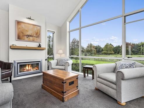 19B Shadbolt Drive, Leamington