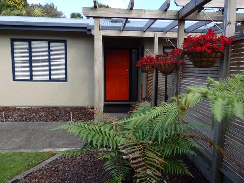 9 Fairburn Place, Leamington