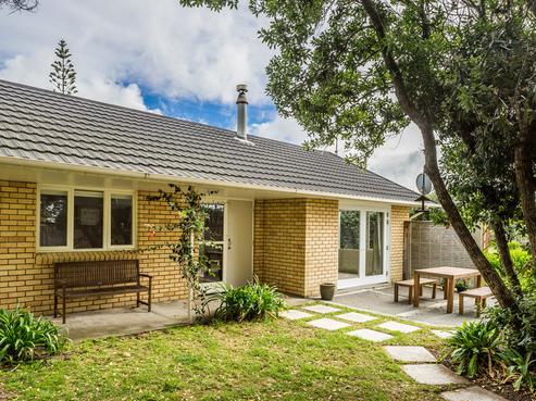 4 Hughes Street, Waikanae Beach