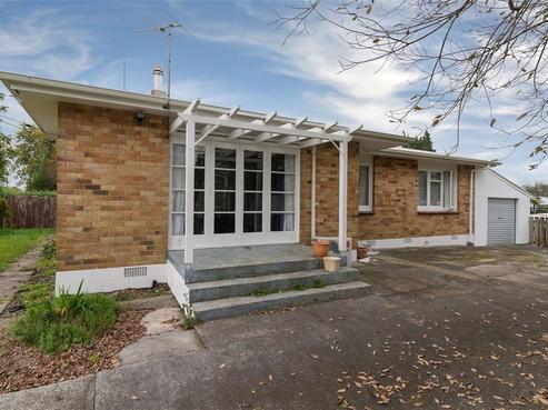 14 Grayson Avenue, Mangakakahi