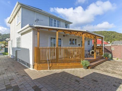 1245 High Street, Taita