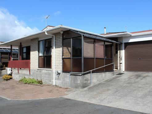 2/8 Birdwood Avenue, Moturoa