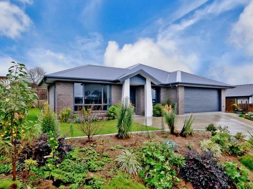 18 Alford Place, Huntington