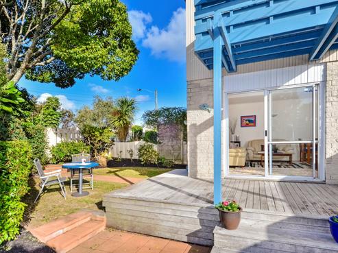 1/67 Vauxhall Road, Devonport