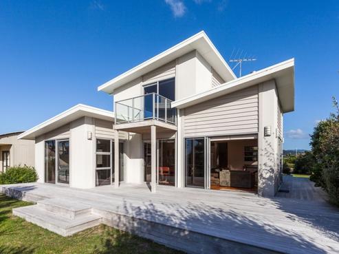 124 Sands Crescent, Matarangi