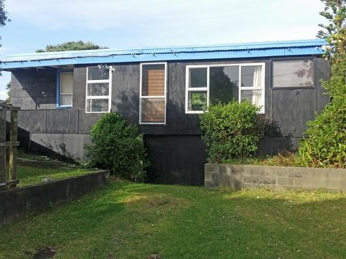 12 East Beach, Waitara