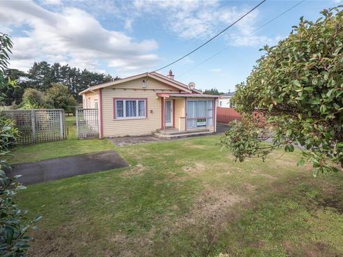 16 Gladstone Street, Hawera