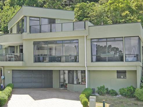 9 Sovereign Point, Kaiwharawhara