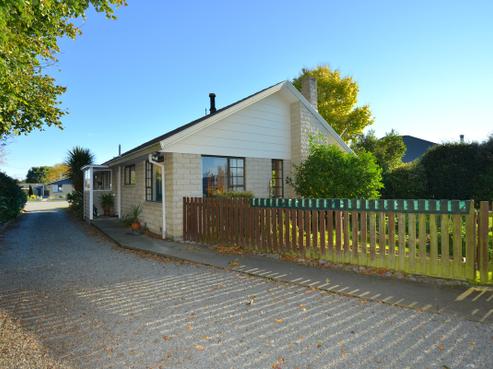 17 Taiaroa Place, Southbridge