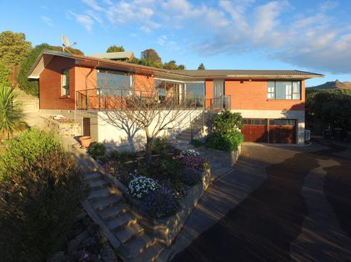 30 Cannon Hill Crescent, Mount Pleasant