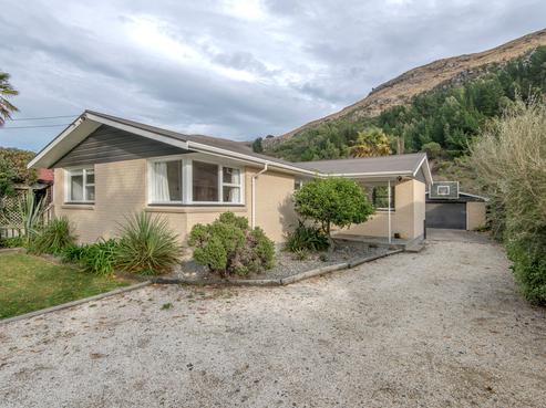 112 Wakefield Avenue, Sumner
