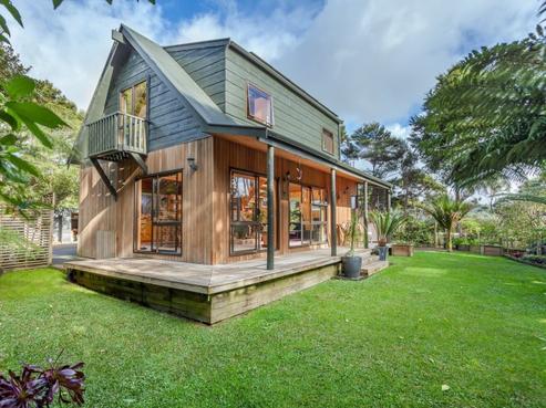 32 Kauri Loop Road, Oratia