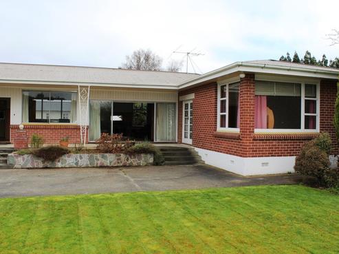 245 Main Street, Mataura