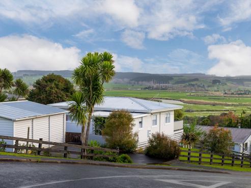 31 Downer Street, Helensville