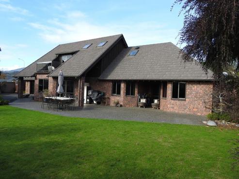 1 Lucy Murcott Place, Stoke