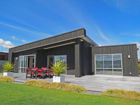 15 Pukenamu Road, Rainbow Point