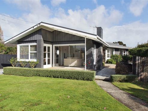 4 Charmaine Crescent, Chartwell