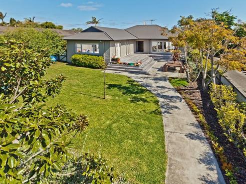 61 Northboro Road, Belmont
