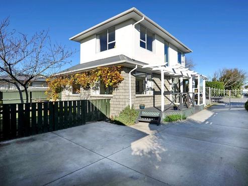 8 Claridges Road, Casebrook