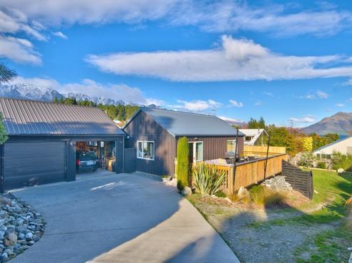668 Peninsula Road, Kelvin Heights